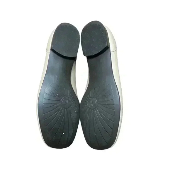 Trotters Women's Maggie Gold Leather Slip-on Comfort‎ Loafer - Picture 7 of 8